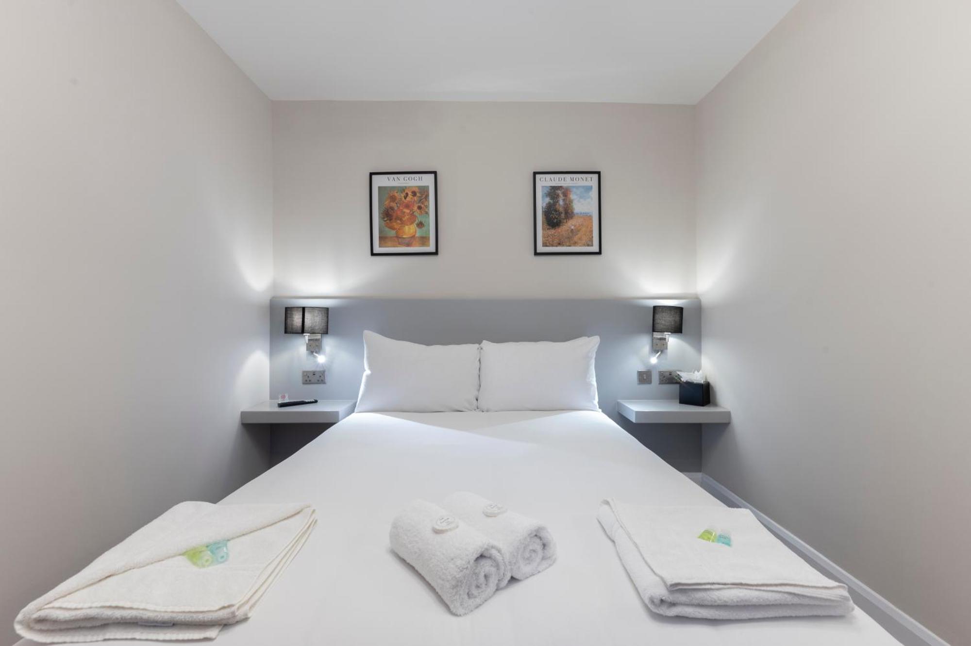 Marina Hotel Londra Esterno foto