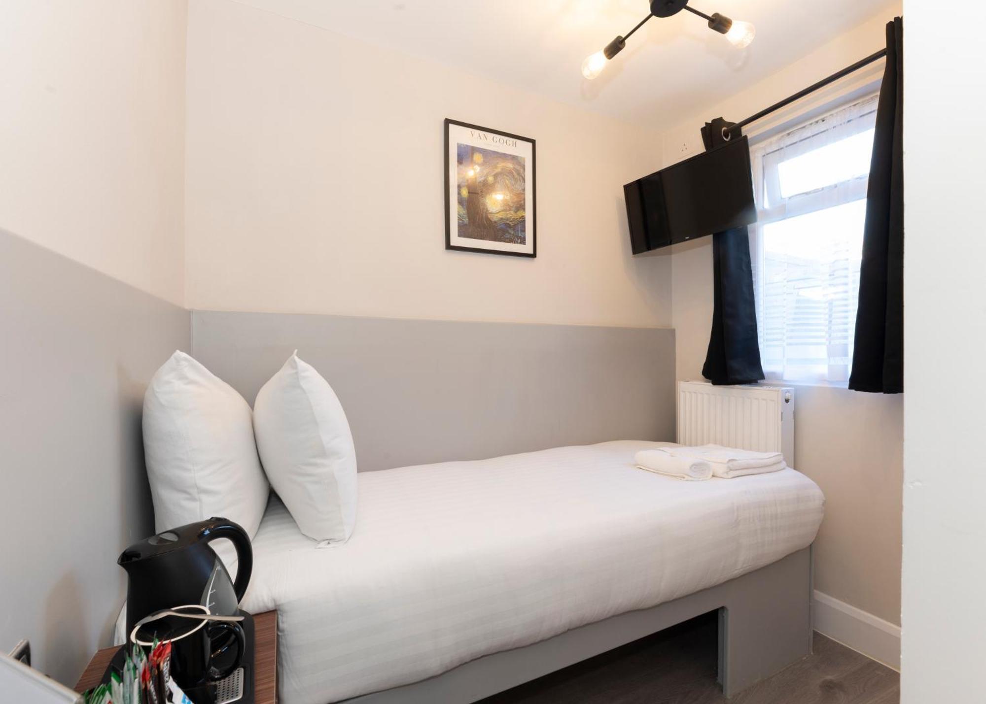 Marina Hotel Londra Esterno foto
